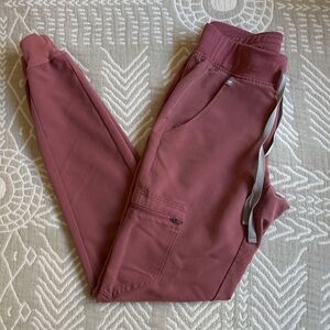 Figs Zamora jogger scrub pants in mauve